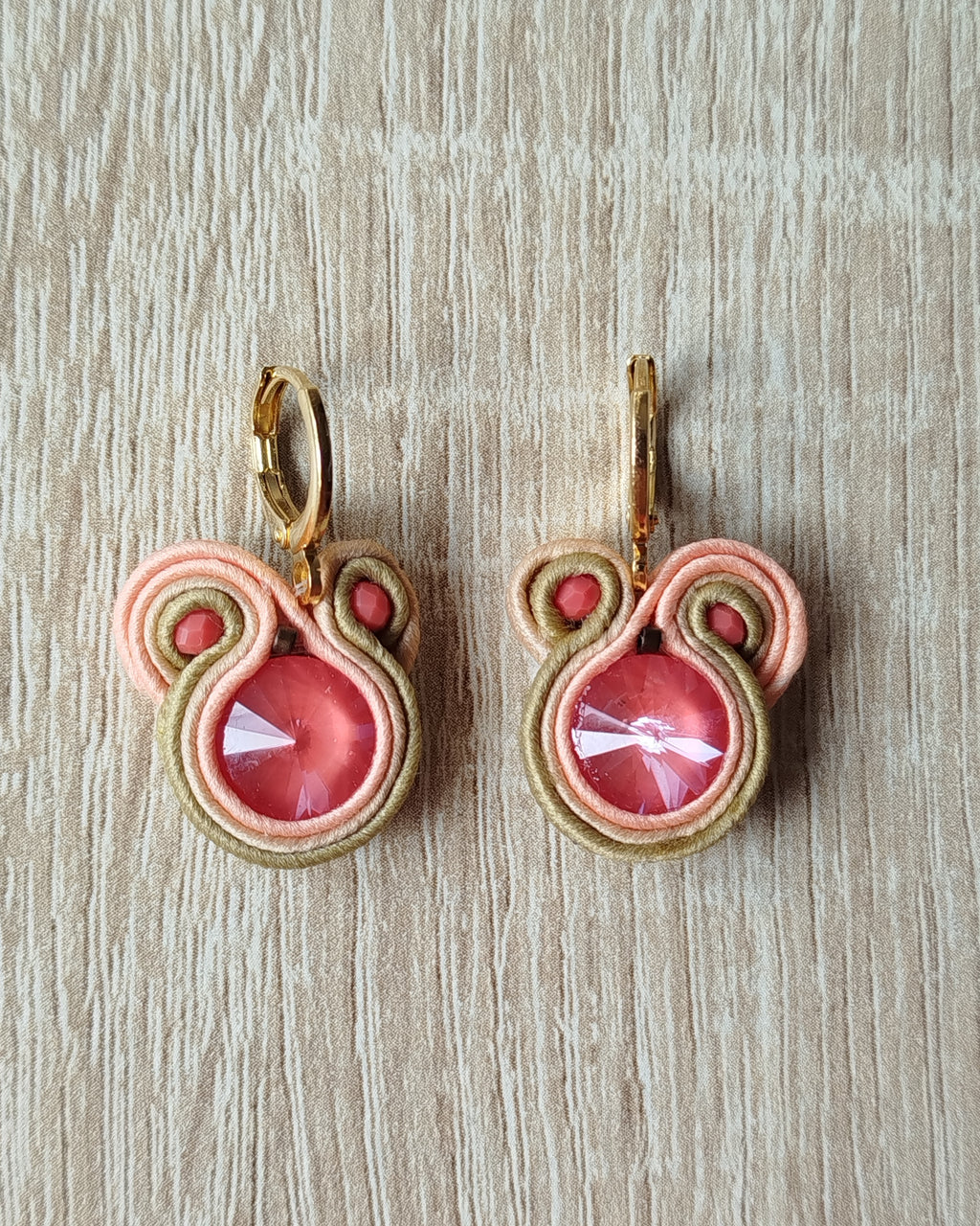 Pendientes Gaia en tonos Salmón